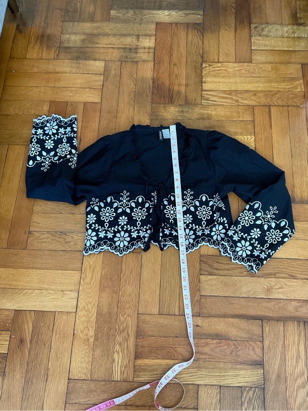 H&M Black Embroidered Tie Front Crop Top Boho Bell Sleeve Size Small
